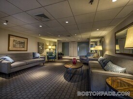 385 Massachusetts Ave, Unit 2 in Arlington, MA - Building Photo