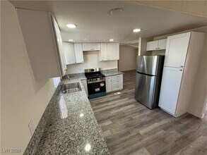 2891 Lassen Ct in Las Vegas, NV - Foto de edificio - Building Photo