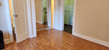 1026 Ingraham St-Unit -108 in Los Angeles, CA - Building Photo - Building Photo