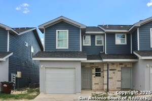 6938 Crestway Rd in San Antonio, TX - Building Photo