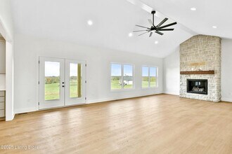 449 S Stallard Dr in Shelbyville, KY - Foto de edificio - Building Photo