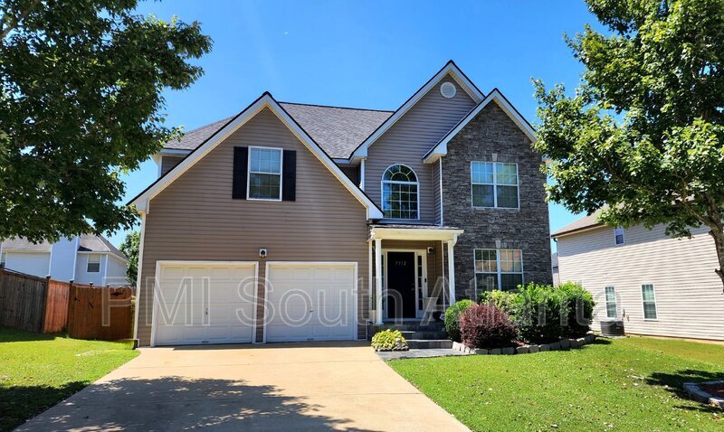 7512 Congregation St in Fairburn, GA - Building Photo