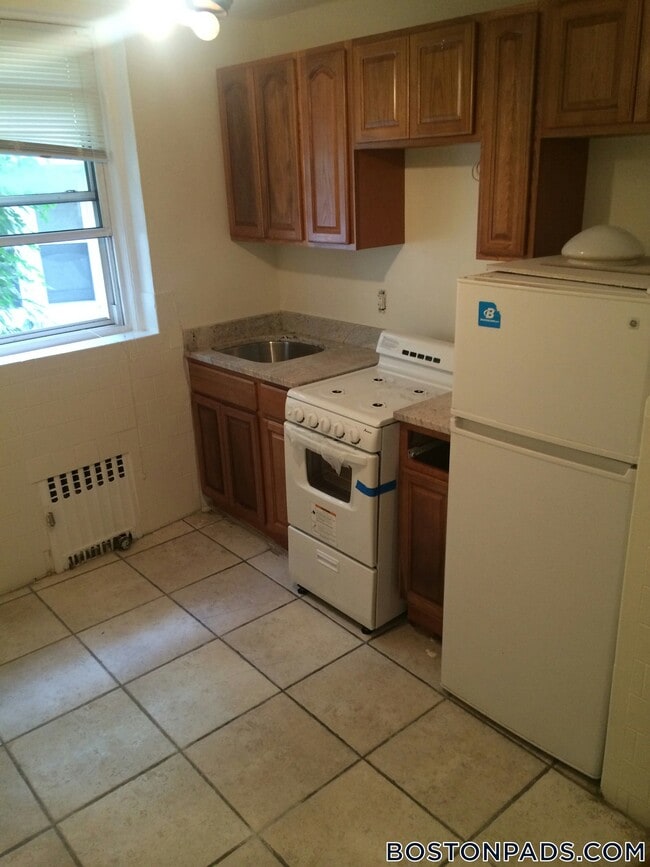 107 Gordon St, Unit 1 in Boston, MA - Building Photo - Building Photo