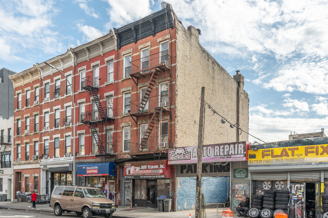 1092 DeKalb Ave in Brooklyn, NY - Building Photo