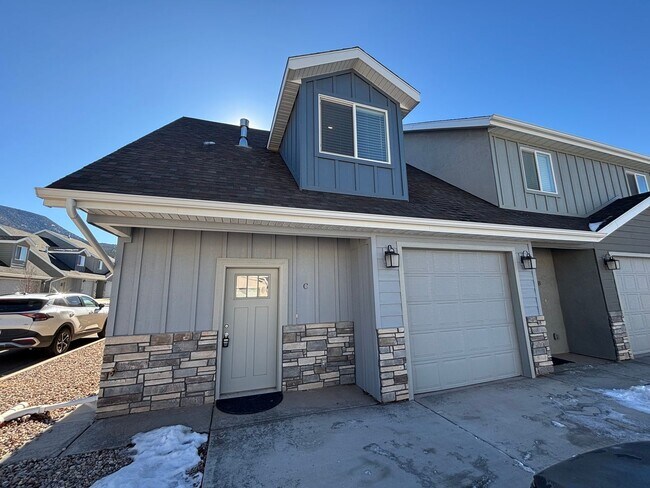 property at 1509 W Topaz