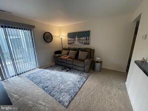 907 Gregorys Way in Voorhees Township, NJ - Building Photo - Building Photo