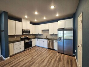 9992 W Victoria Pl in Littleton, CO - Building Photo - Building Photo