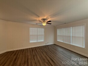 8627 Harris Lake Ln in Charlotte, NC - Building Photo - Building Photo