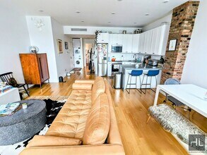 35 Cambridge Pl, Unit 5 in Brooklyn, NY - Building Photo - Building Photo