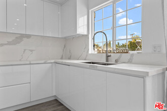 16731 Parthenia St in Los Angeles, CA - Building Photo - Building Photo