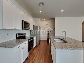 1521 Golden Hour Ave in North Las Vegas, NV - Building Photo - Building Photo