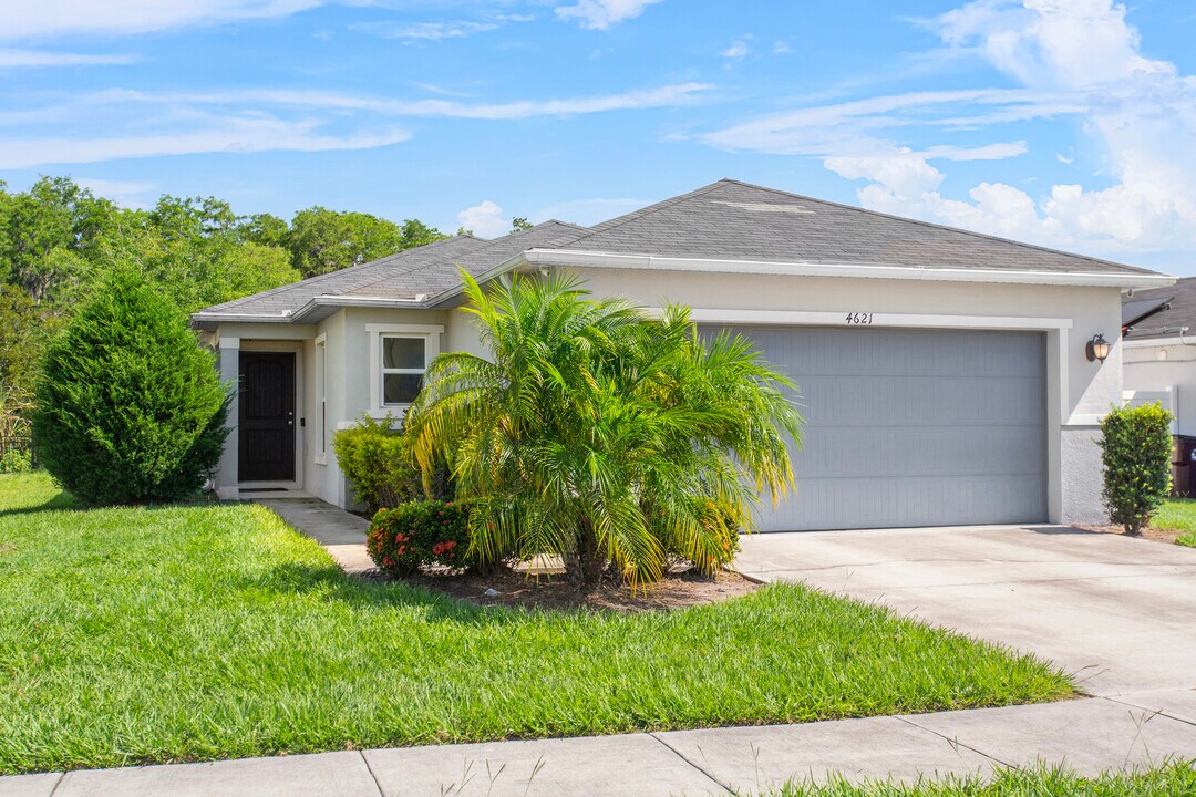 4621 Glencrest Loop in St. Cloud, FL - Building Photo
