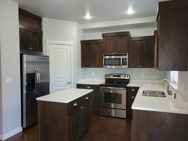 8779 W Pine Valley Ln in Boise, ID - Building Photo - Building Photo