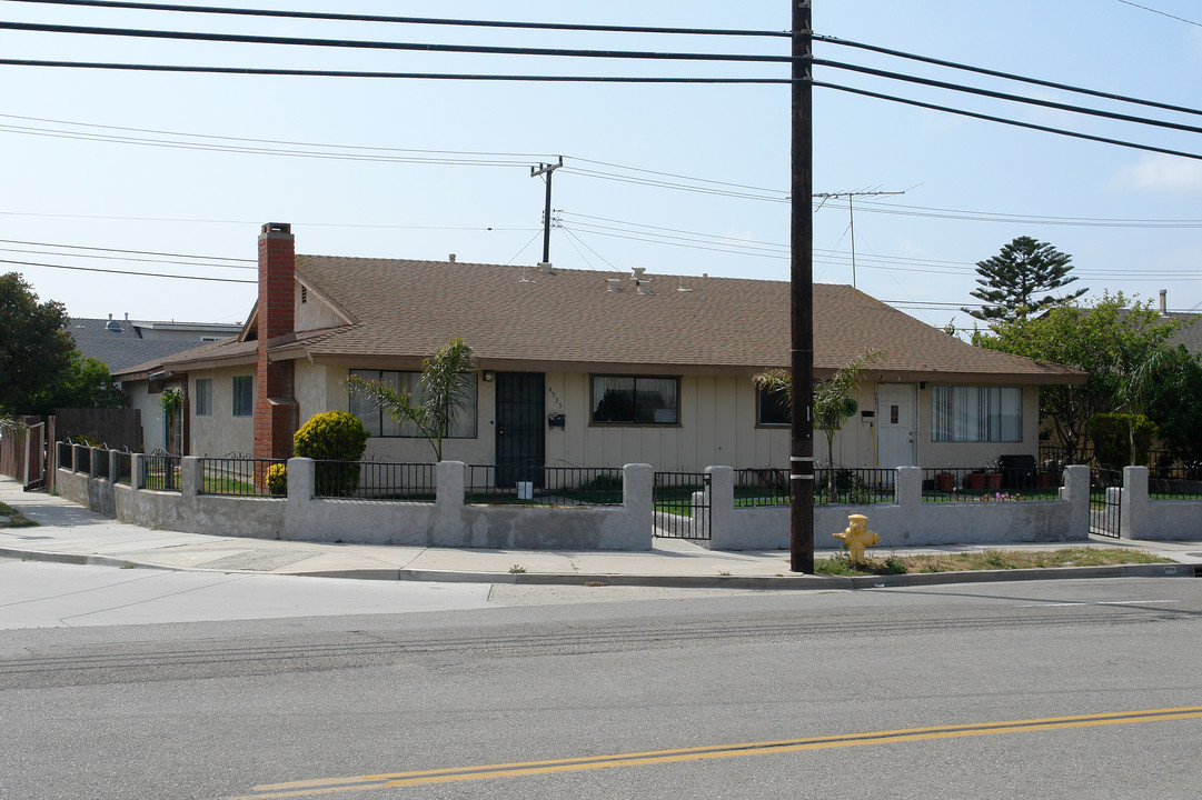 4932-4935 Olds Rd in Oxnard, CA - Foto de edificio