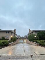 5700 W Wahner Ave, Unit 116 in Brown Deer, WI - Building Photo