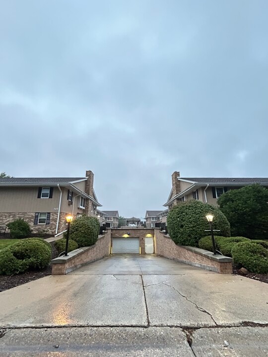 5700 W Wahner Ave, Unit 216 in Brown Deer, WI - Building Photo