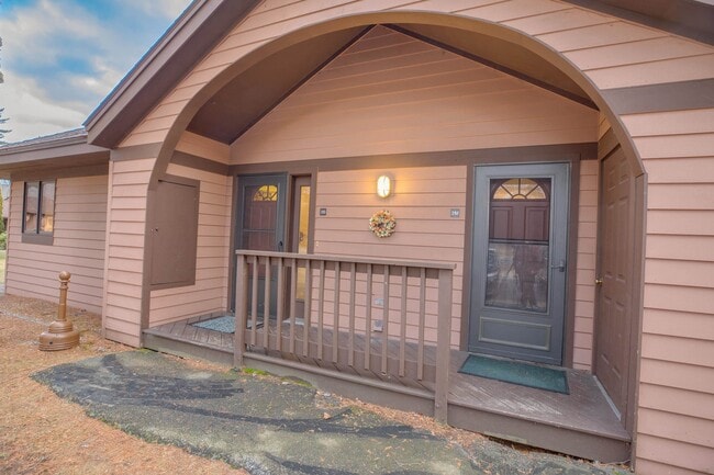 4 Jack O'Lantern Dr in Woodstock, NH - Building Photo - Building Photo