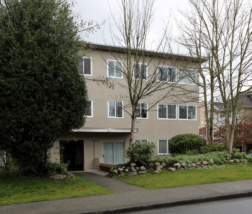 Alder Manor Apartments in Vancouver, BC - Building Photo