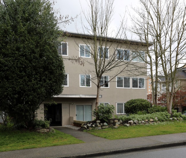 Alder Manor Apartments