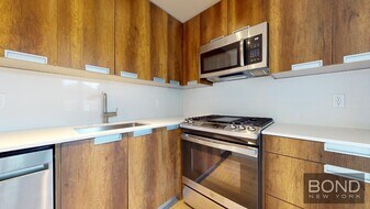 350 W 45th St in New York, NY - Building Photo
