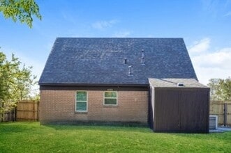 14001 Horseshoe Trail in Balch Springs, TX - Foto de edificio - Building Photo