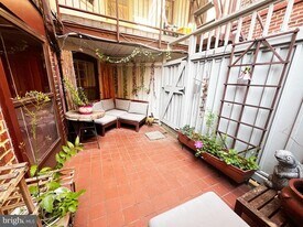 3014 Dent Pl NW, Unit 4E in Washington, DC - Building Photo