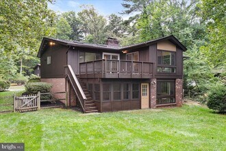 4302 Wakefield Dr in Annandale, VA - Building Photo - Building Photo