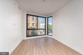 1630 Columbia Rd NW, Unit 313 in Washington, DC - Building Photo - Building Photo