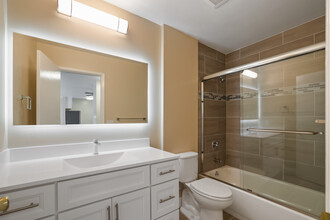 Grand Lake Terrace Apartments in Oakland, CA - Building Photo - Interior Photo