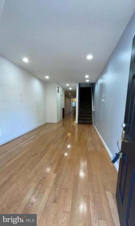 111 E Cross St in Baltimore, MD - Building Photo - Building Photo