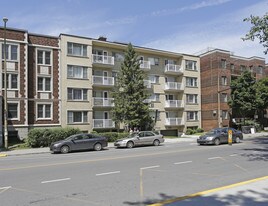 2785 Édouard-Montpetit in Montréal, QC - Building Photo