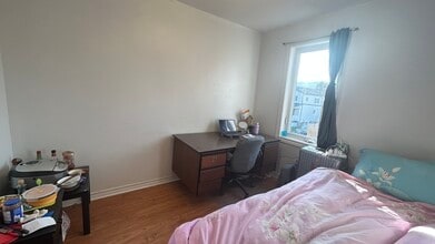 24 Ward Av in Hamilton, ON - Building Photo - Building Photo