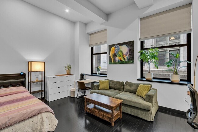 18-20 Pine St, Unit 609 in New York, NY - Foto de edificio - Building Photo