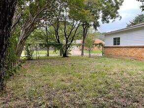102 E Ireland Dr in Irving, TX - Building Photo - Building Photo