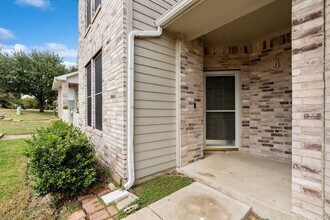 3906 Pickett Pl Dr in Garland, TX - Building Photo - Building Photo