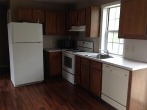 4 Windsor Ct in Millersville, PA - Building Photo - Building Photo