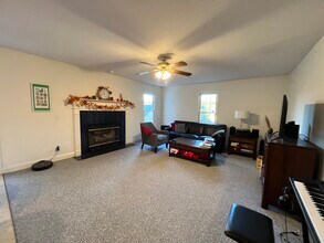 14 Carter Crest Ln in Fletcher, NC - Building Photo - Building Photo
