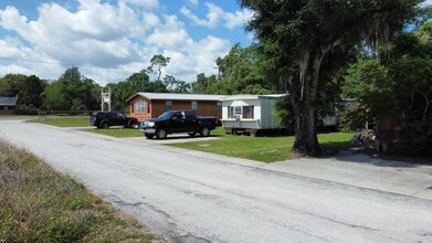 Family Rentals in Gibsonton, FL - Building Photo - Building Photo