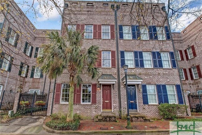 property at 411 E Hull St