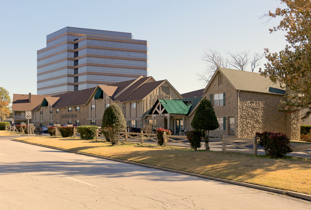 Z-Stratford in Tulsa, OK - Building Photo