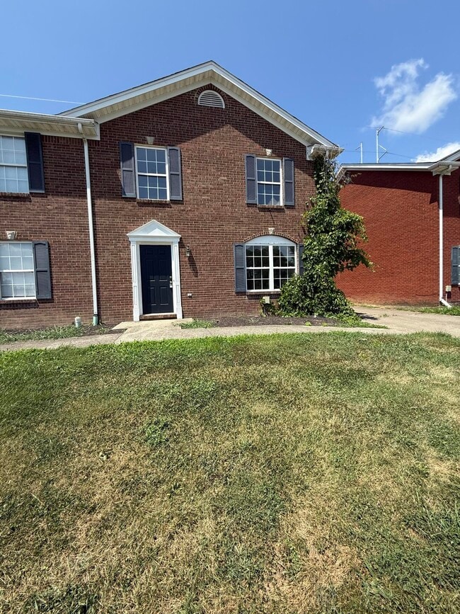 205 Shamrock Ln