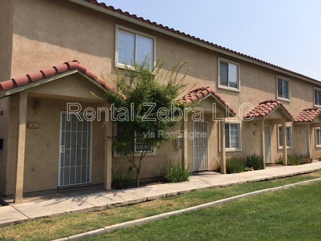 936 W 13th St in Merced, CA - Building Photo