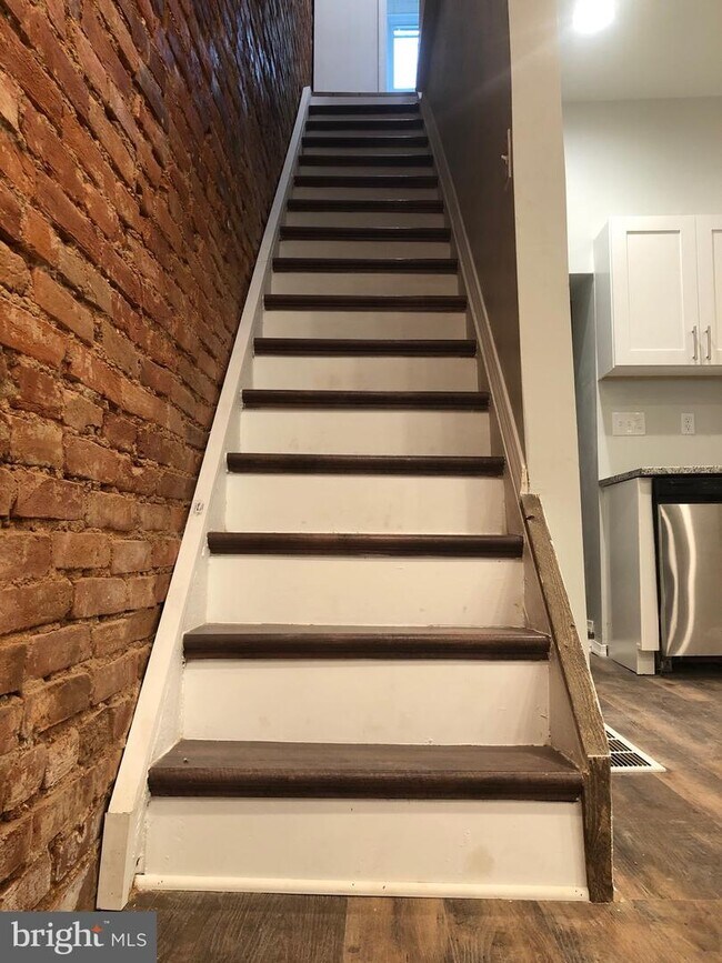 2235 Ingersoll St photo'