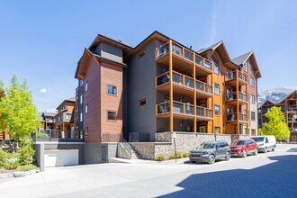 505 Policemans Creek Dr in Canmore, AB - Building Photo - Building Photo