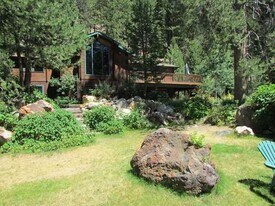 5004 River Rd in Olympic Valley, CA - Building Photo