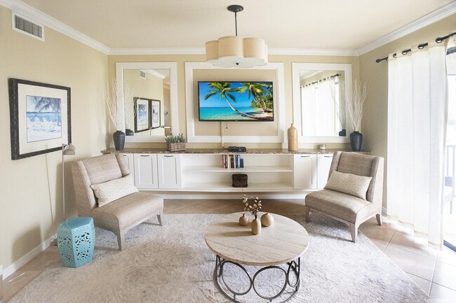 property at 7121 River Hammock Dr