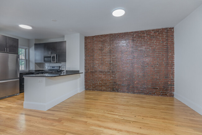 12 Parker Hill Ave, Unit 2 in Boston, MA - Building Photo - Building Photo