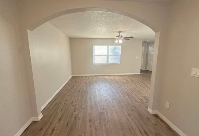 520 S Perry St in Lawrenceville, GA - Foto de edificio - Building Photo