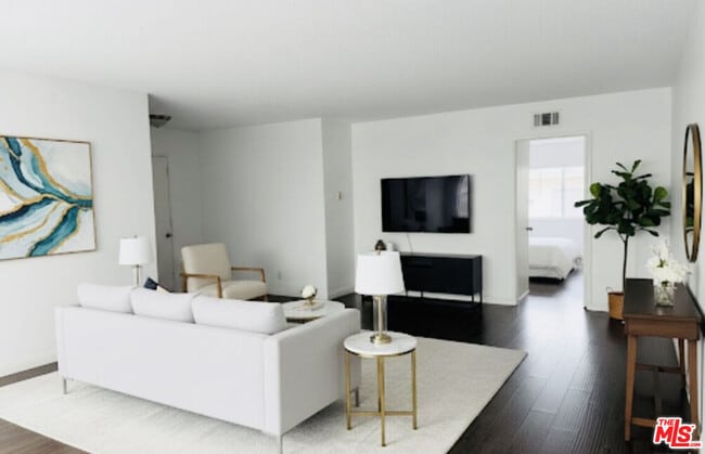 property at 1475 S Wooster St