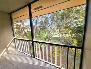 8000 Fairview Dr, Unit 309 in Tamarac, FL - Foto de edificio - Building Photo